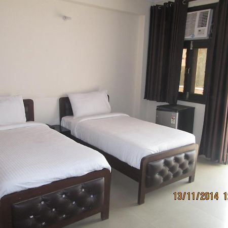Charanpahari Hotel Nova Deli Exterior foto